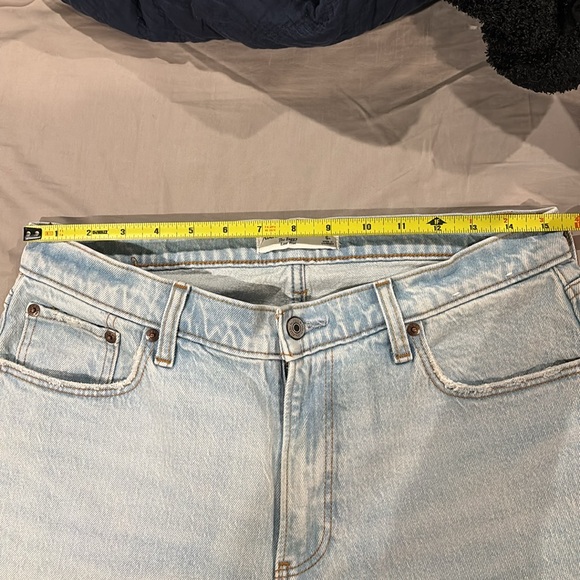 Abercrombie light wash low rise baggy jeans, size 28 (6R) - Picture 7 of 9